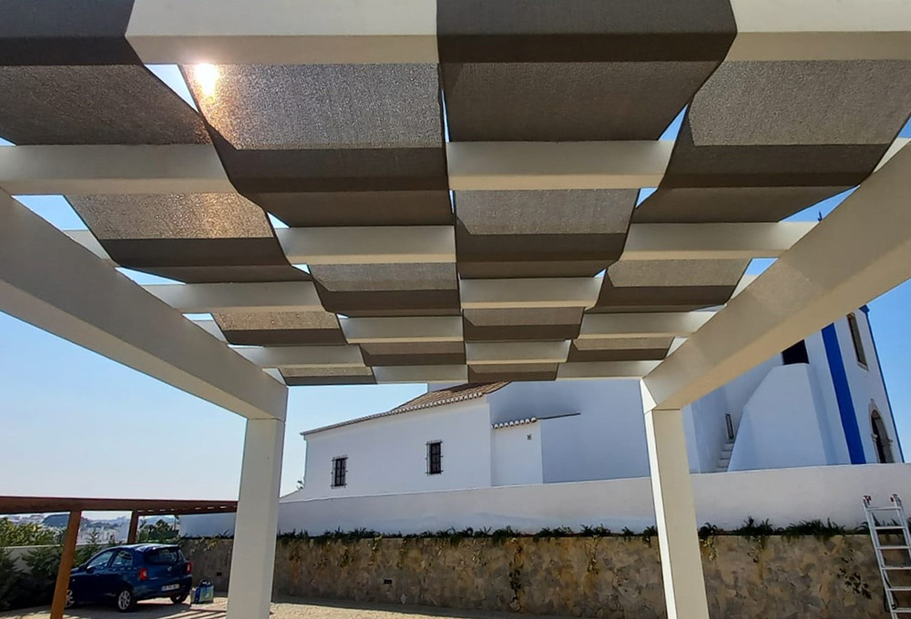 Pérgolas de Faixas Tensionadas