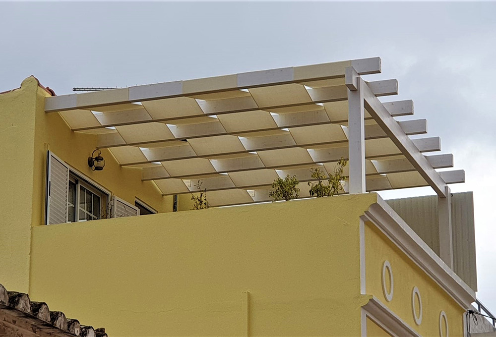 Pérgolas de Faixas Tensionadas